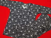 義若オリジナルの鯉口シャツ、ダボシャツ　家紋と漢字　黒